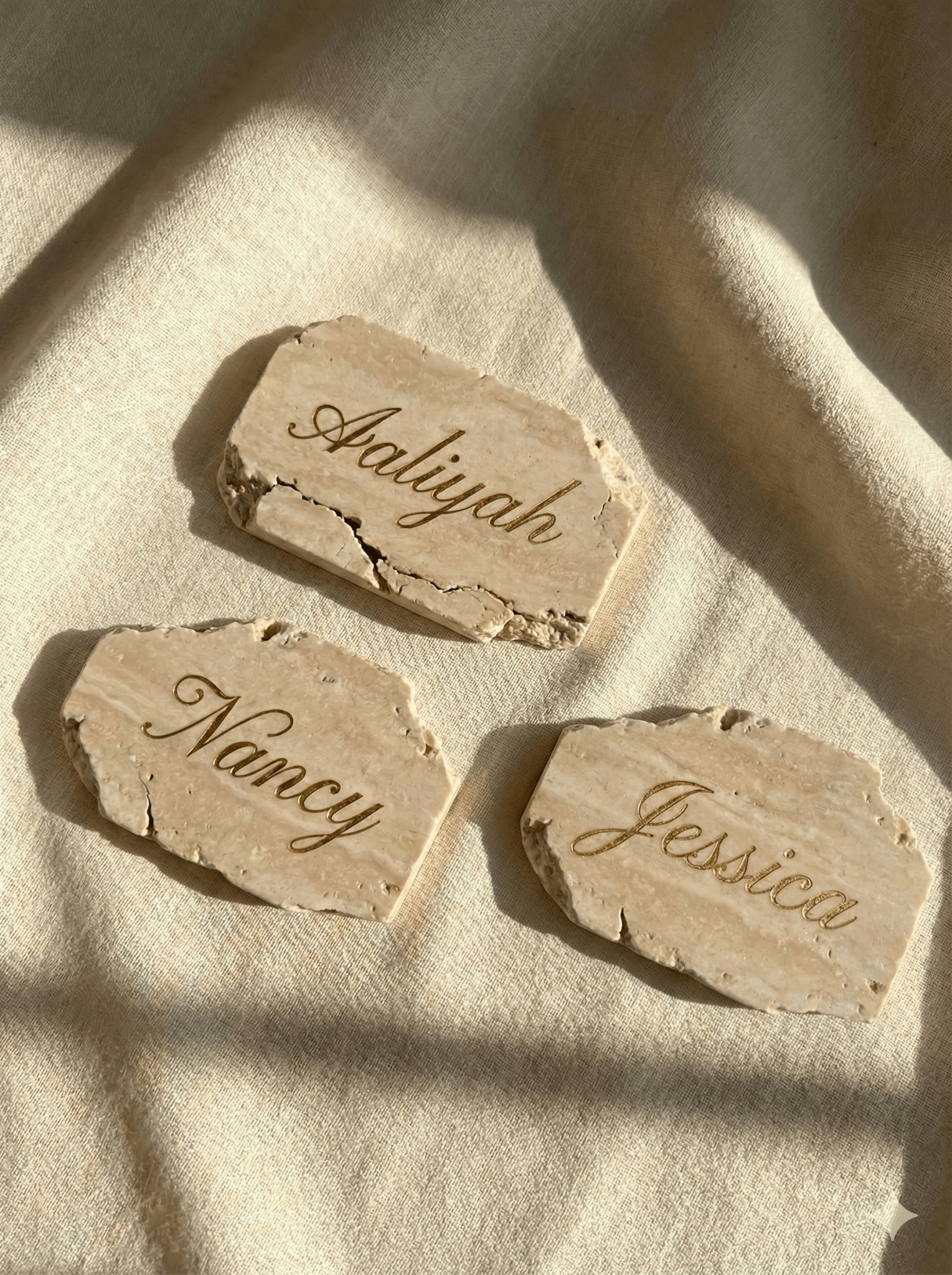 TRAVERTIN NAME TAGS - PAMPASKONING