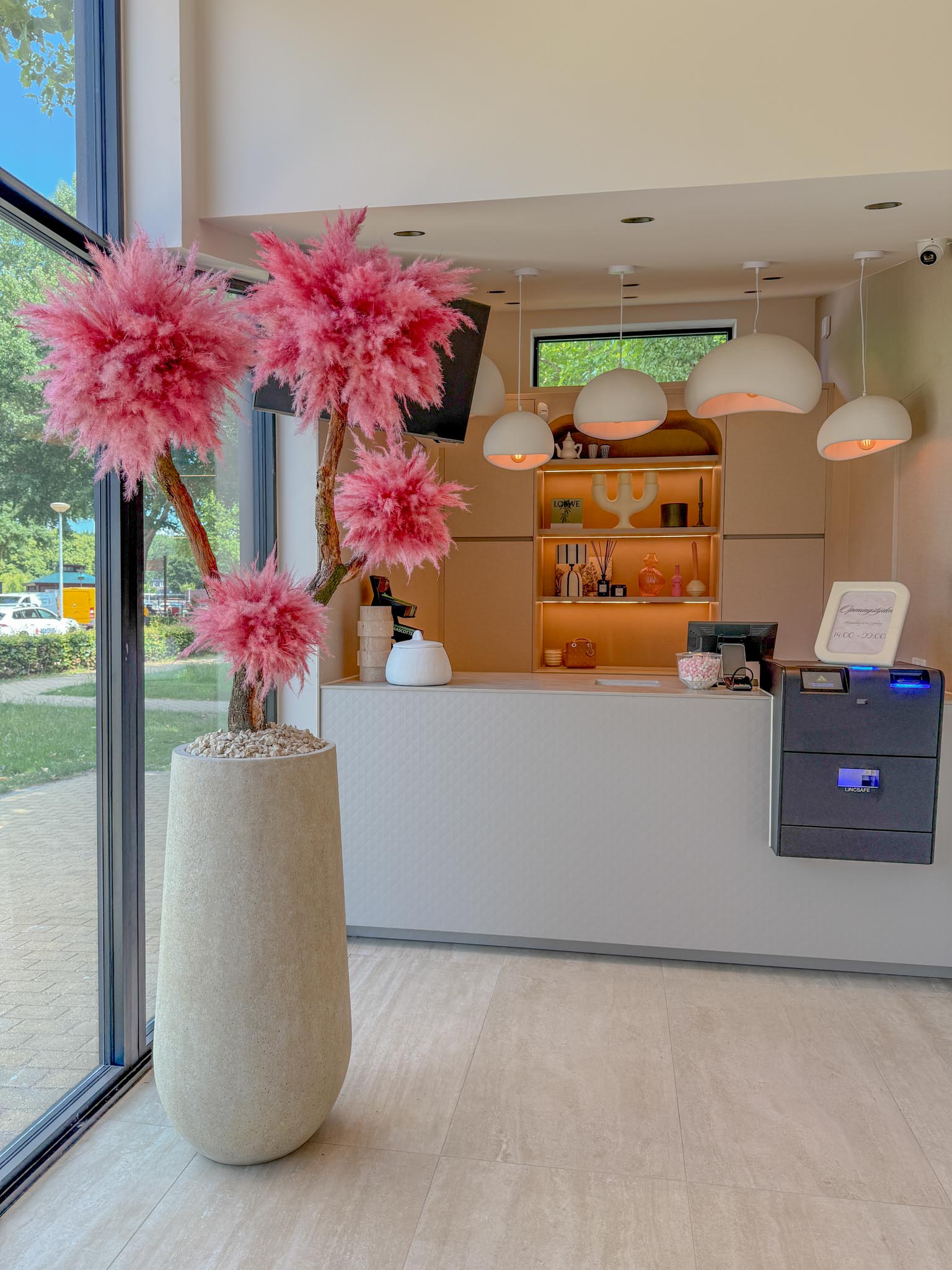 KIKI BLOSSOM TREE - UNIQUE INTERIOR DECOR - pink pampas tree - PAMPASKONING