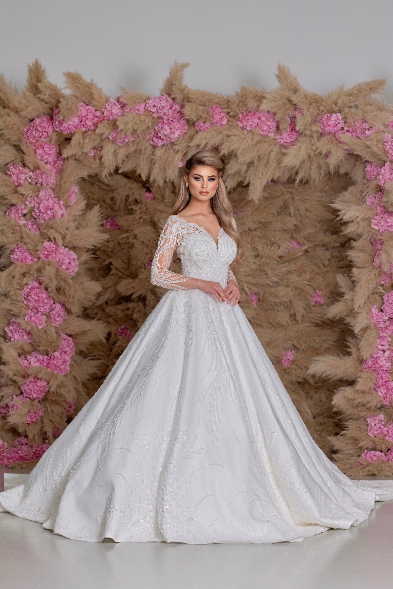 FLOWER EDGES - backdrop - pampas wall - pampas grass wall - pampas backdrop - bohemian wedding