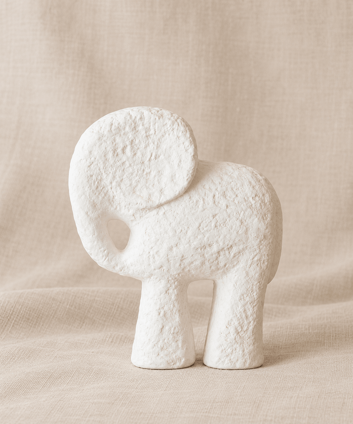 SCULPTURAL ELEPHANT - PAMPASKONING